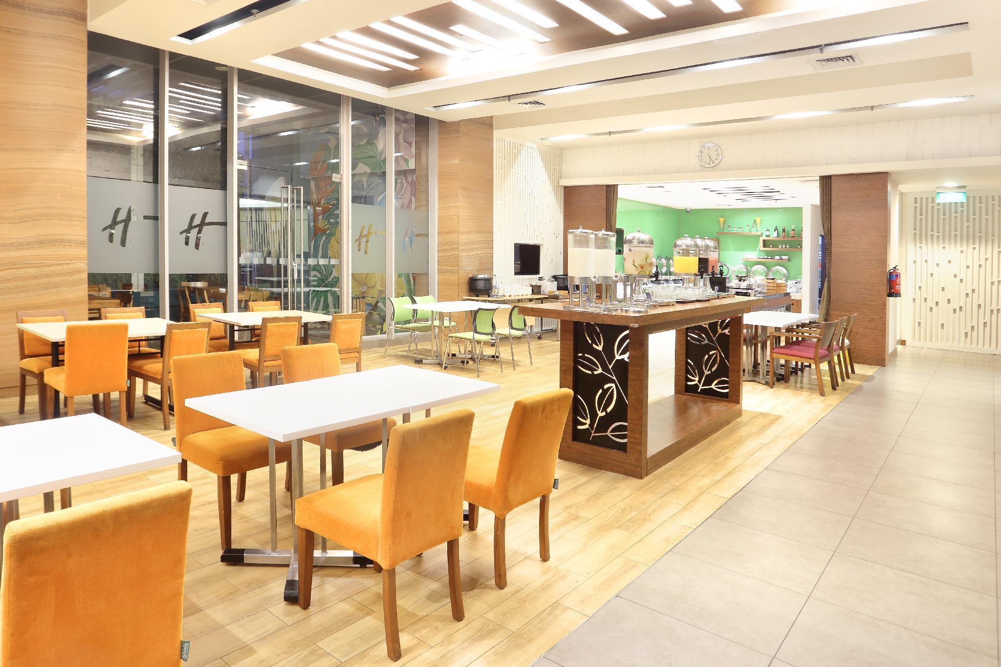 Holiday Inn Express Semarang Simpang Lima By Ihg Esterno foto