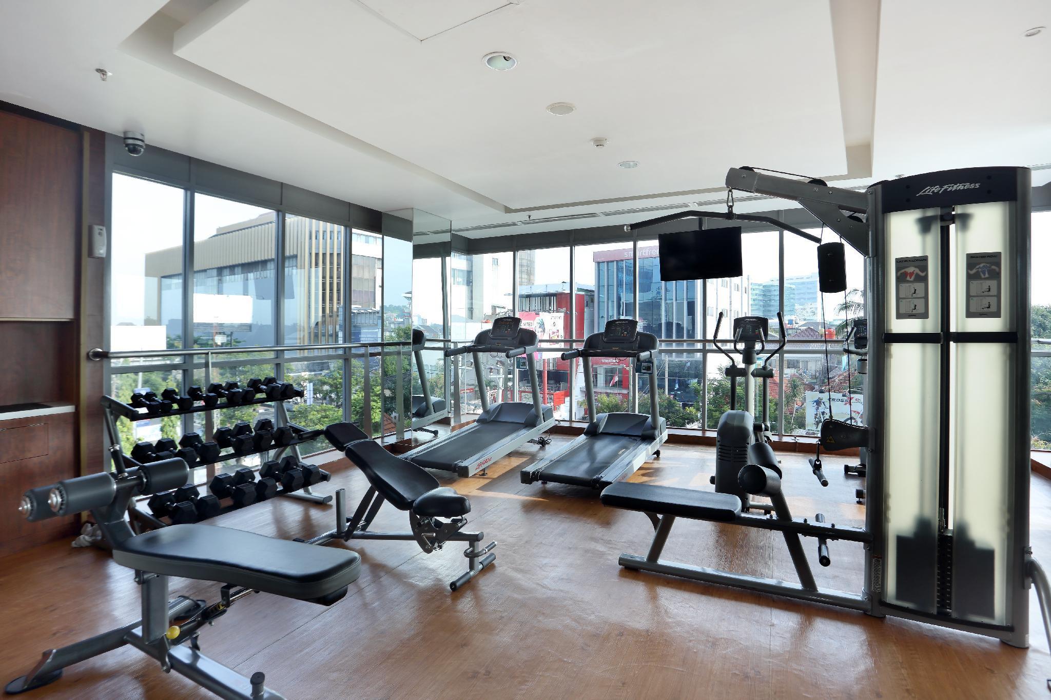 Holiday Inn Express Semarang Simpang Lima By Ihg Esterno foto