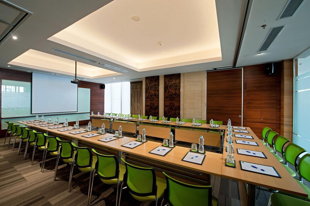 Holiday Inn Express Semarang Simpang Lima By Ihg Esterno foto