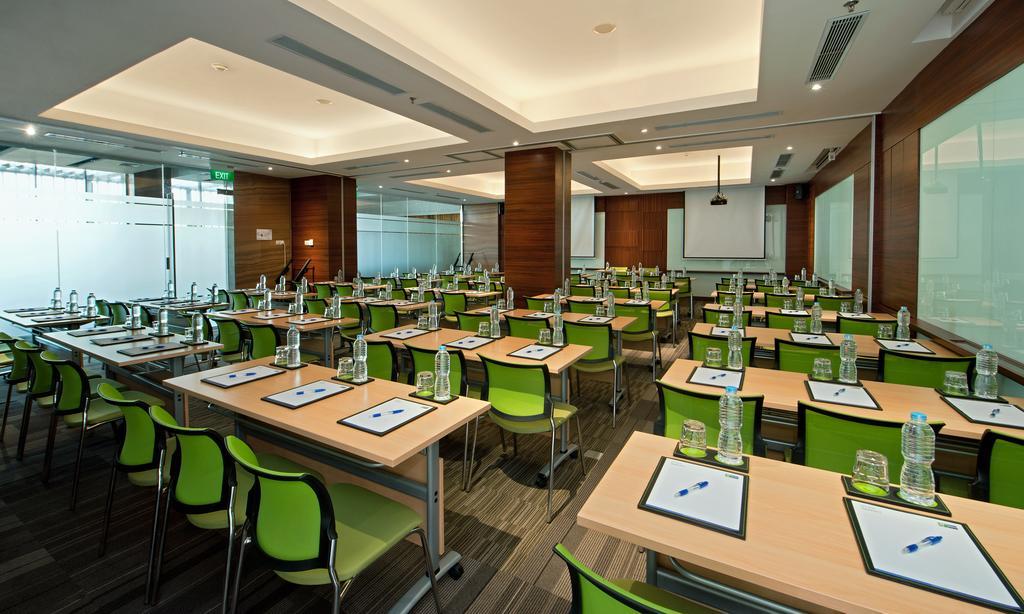 Holiday Inn Express Semarang Simpang Lima By Ihg Esterno foto