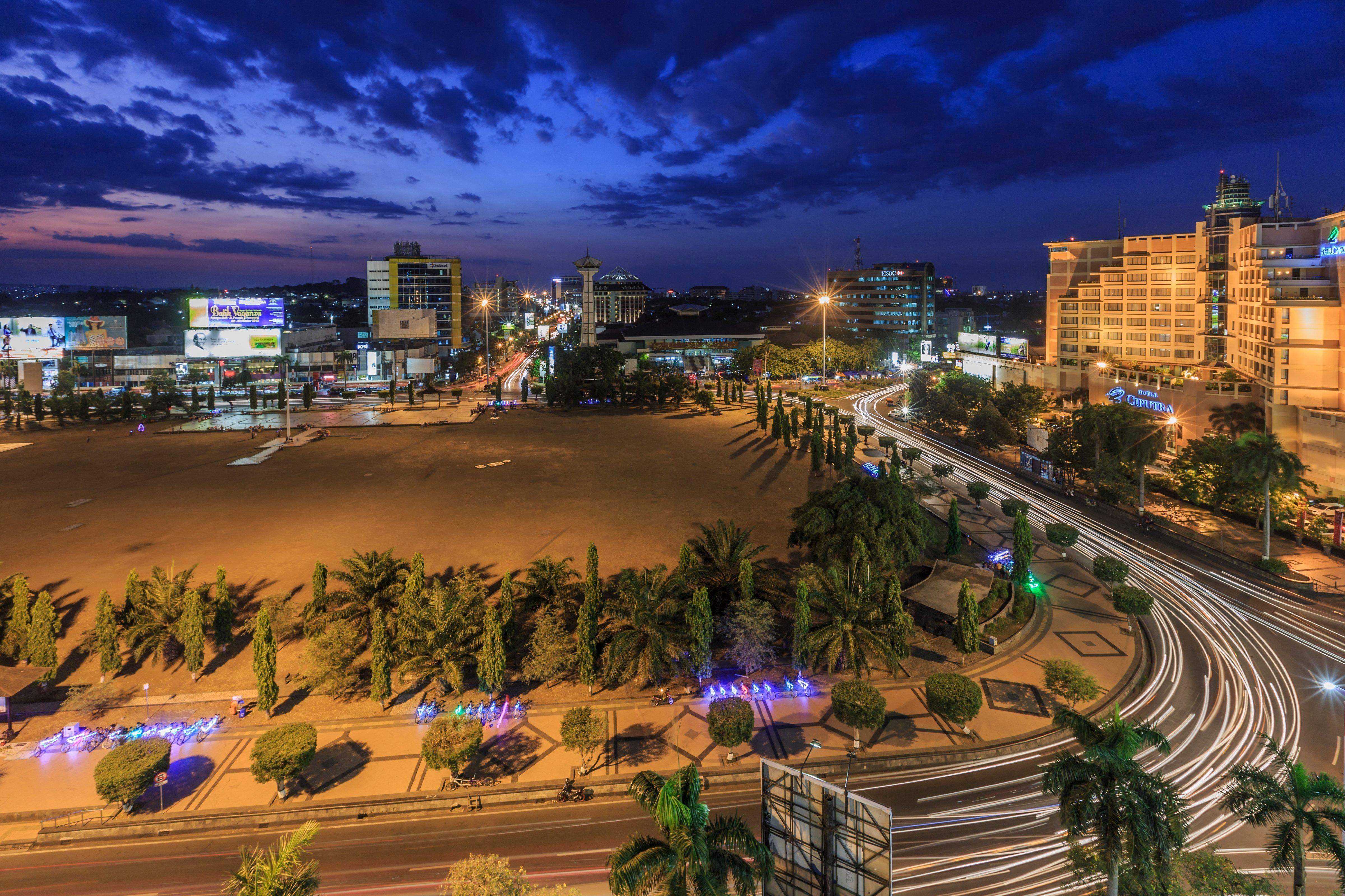 Holiday Inn Express Semarang Simpang Lima By Ihg Esterno foto