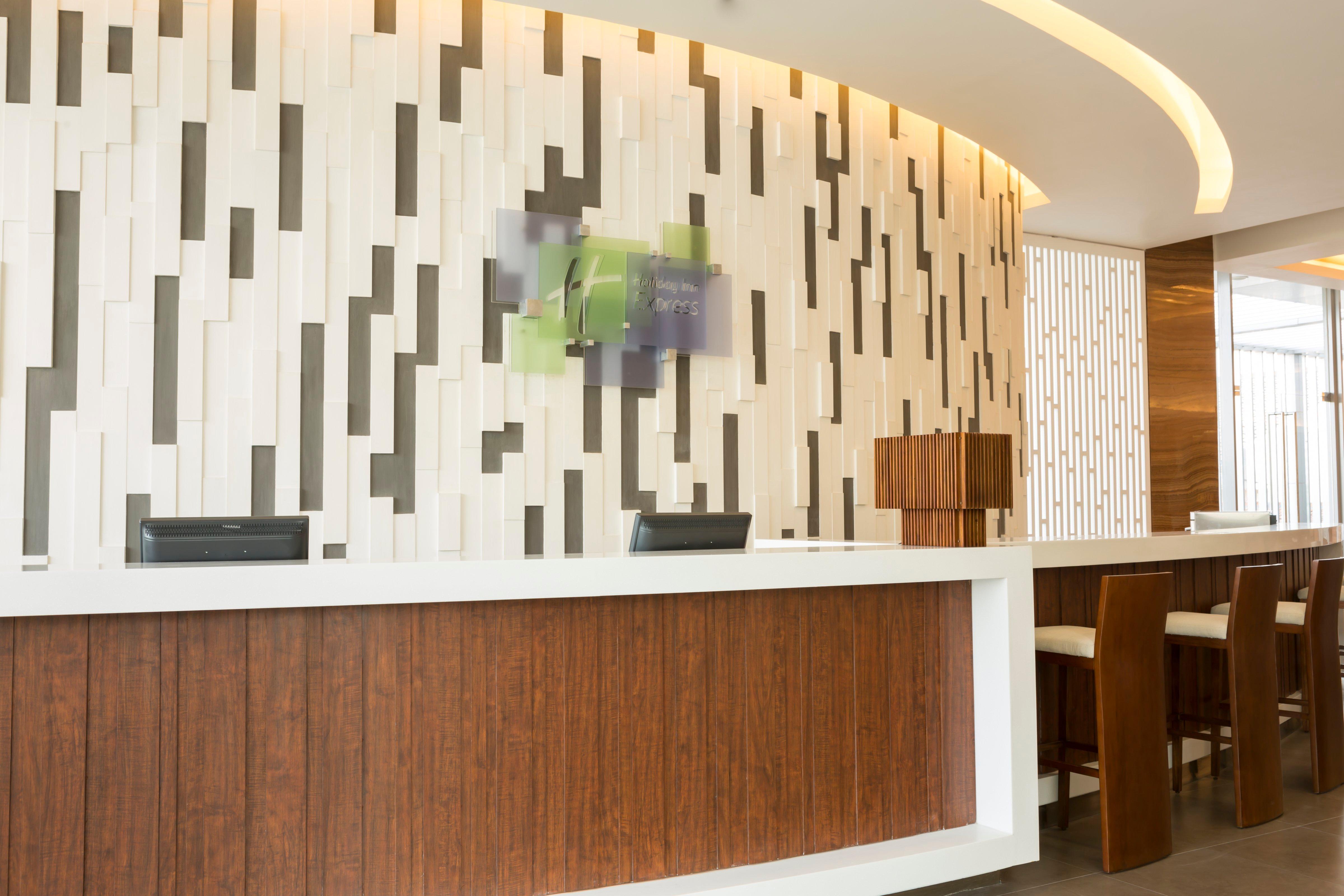 Holiday Inn Express Semarang Simpang Lima By Ihg Esterno foto