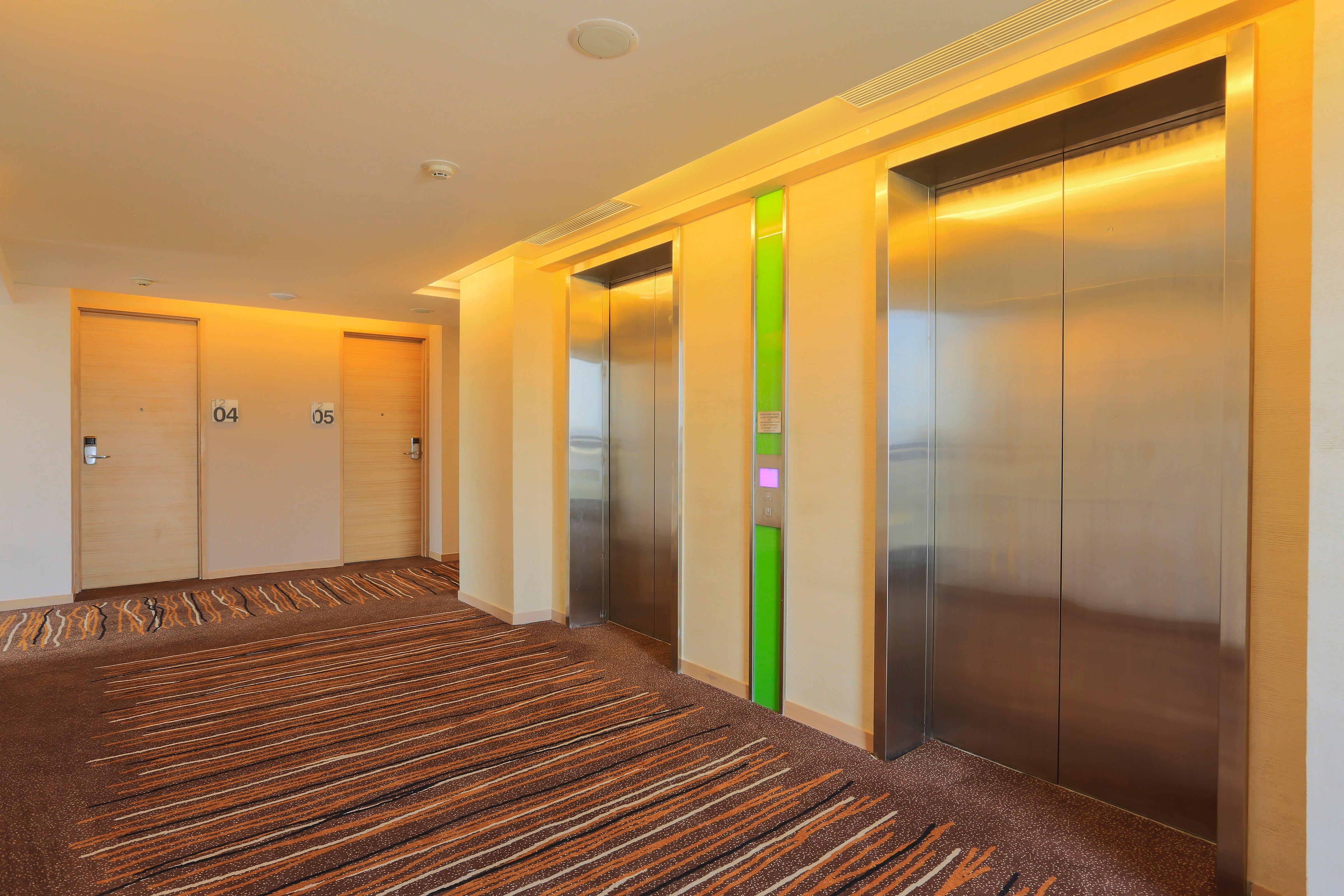 Holiday Inn Express Semarang Simpang Lima By Ihg Esterno foto