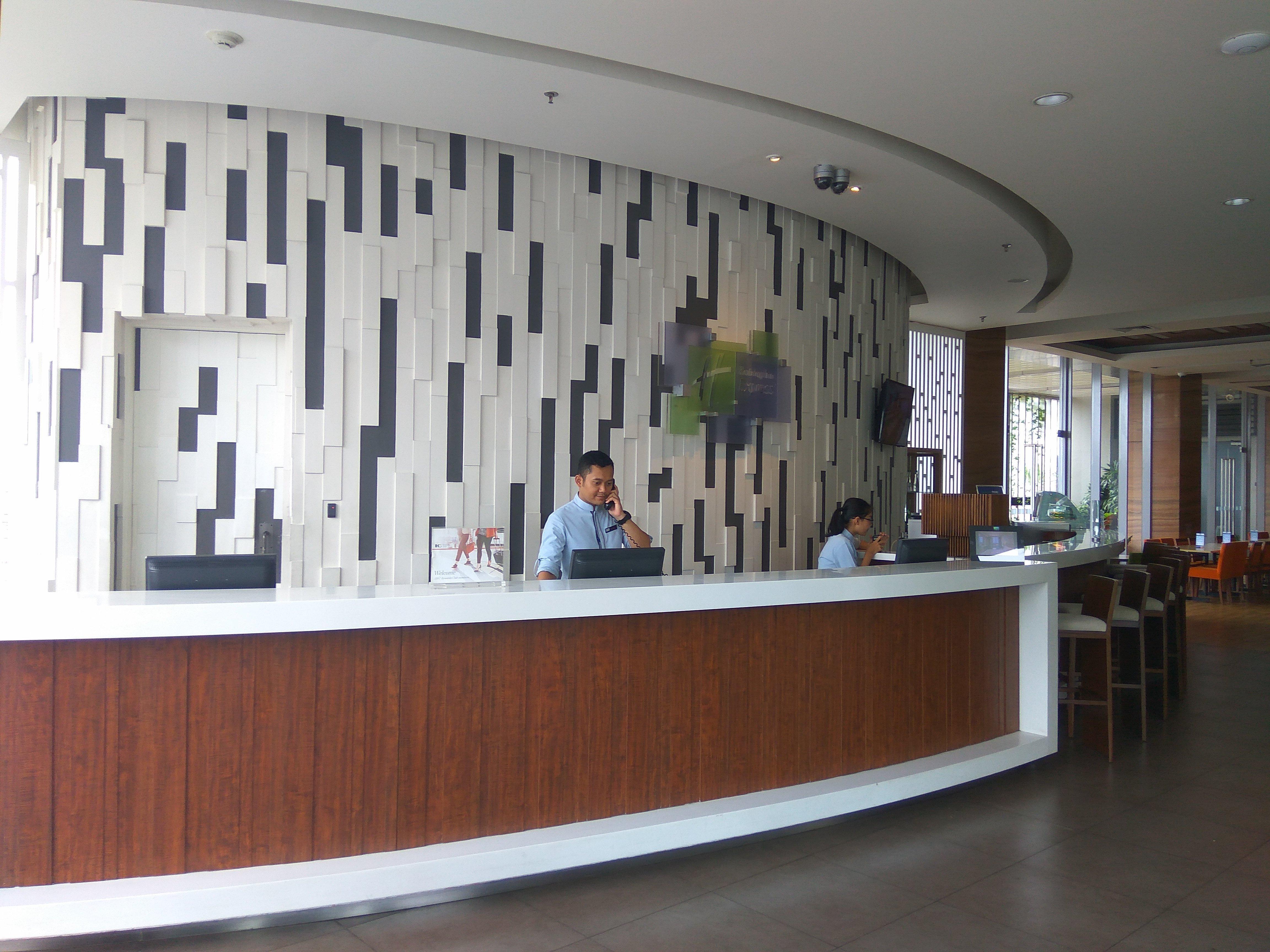 Holiday Inn Express Semarang Simpang Lima By Ihg Esterno foto