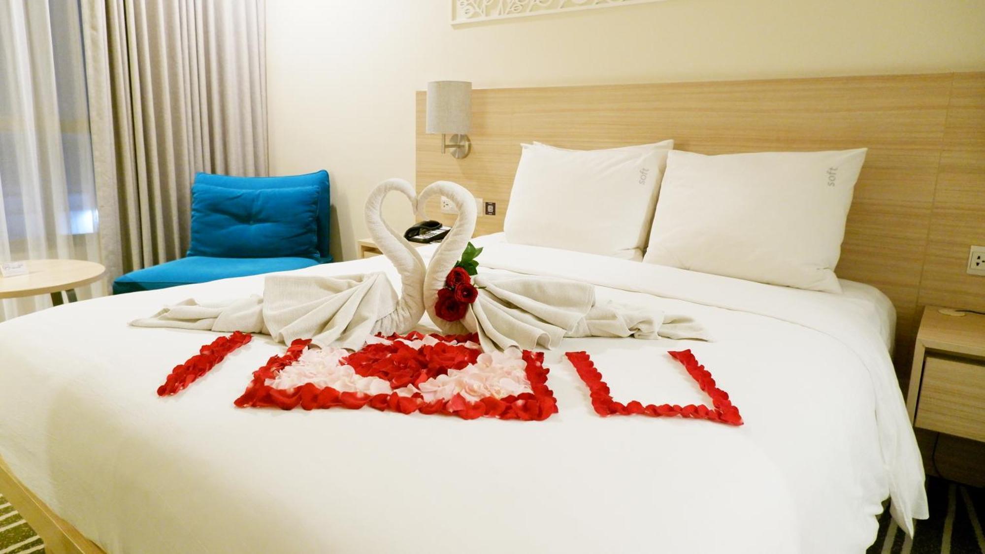 Holiday Inn Express Semarang Simpang Lima By Ihg Esterno foto
